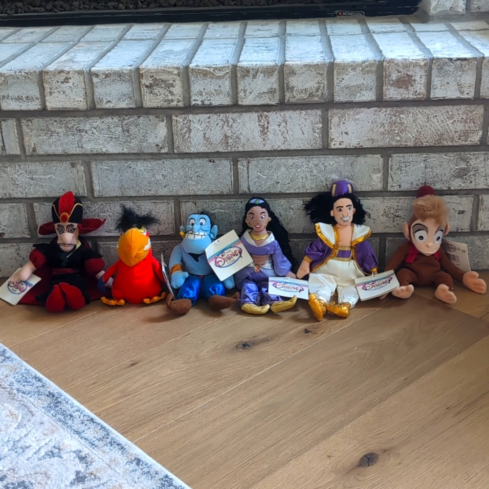 Vintage Disney Store Aladdin plush set